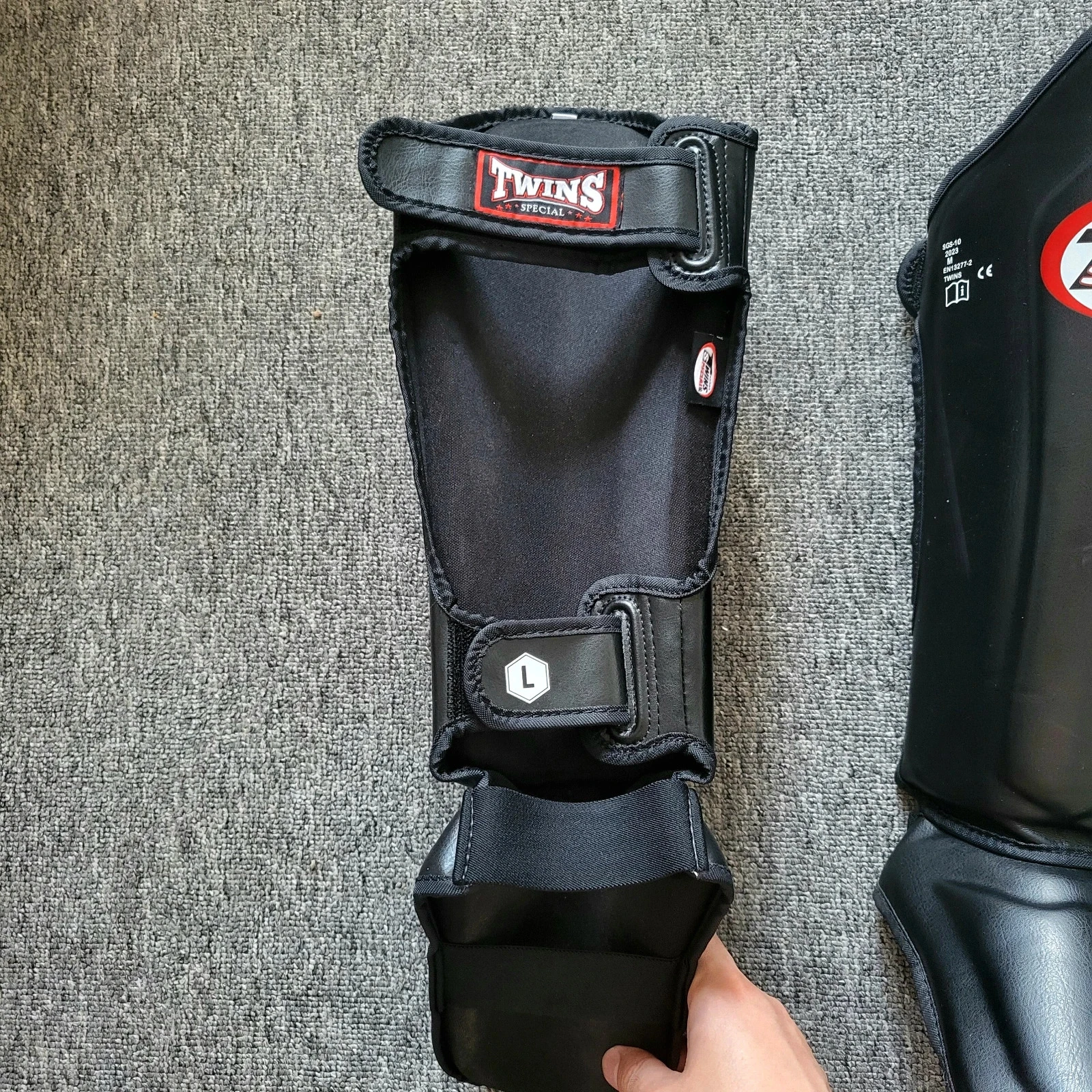 Protège-tibias Muay Thaï / Kickboxing Twins Special SGS-10 Noirs - Talla M – photo 6